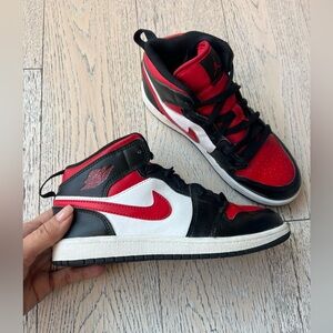 Jordan Black and Red Retro 1 Sneakers kids 2.5